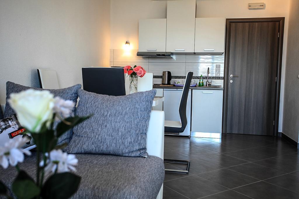 Apartments Nevistic Ποντστράνα Εξωτερικό φωτογραφία